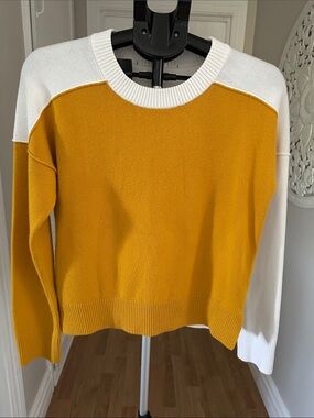 Colorblock Crewneck Sweater - Mustard and White